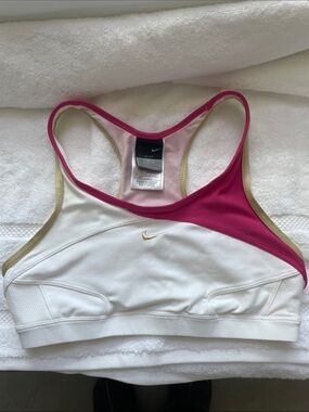 BRAND NEW NIKE RACERBACK SPORTS BRA! SIZE:SMALL! PINK,WHITE, GOLD! Without tags!